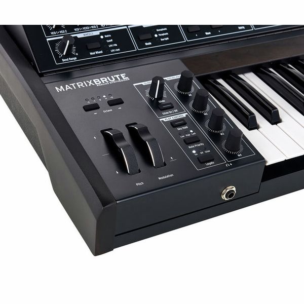 Arturia MatrixBrute Noir